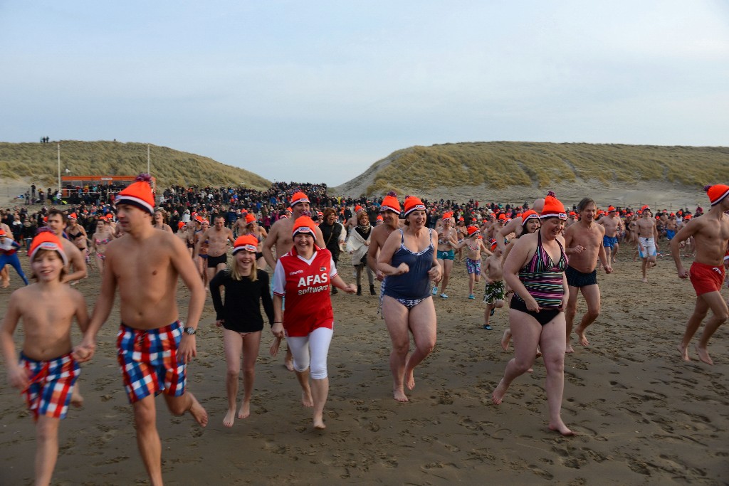 ../Images/Nieuwjaarsduik Nederzandt 2015 067.jpg